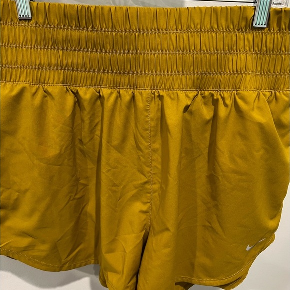 Nike Bronze/Gold Athletic Shorts Performance High Rise Thick Waist Sz L - Picture 3 of 9